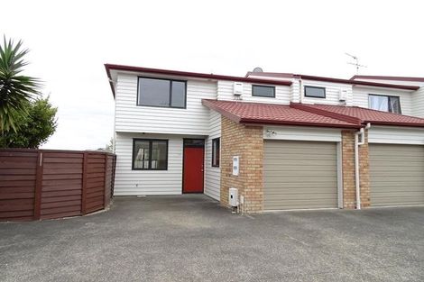 Photo of property in 27/22 Northcross Drive, Oteha, Auckland, 0632