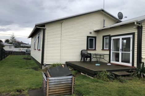 Photo of property in 184 Cornfoot Street, Castlecliff, Whanganui, 4501