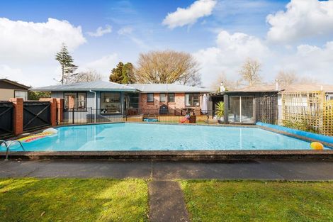 Photo of property in 98 Lethbridge Street, Feilding, 4702