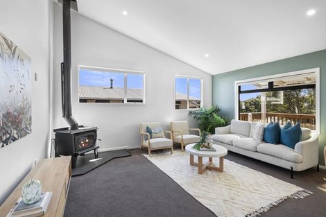 Photo of property in 28 Norwich Avenue, Spotswood, New Plymouth, 4310