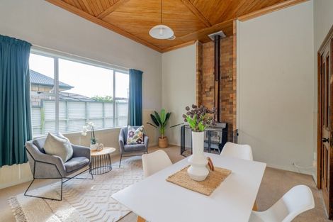 Photo of property in 11 Essex Street, Winton, 9720