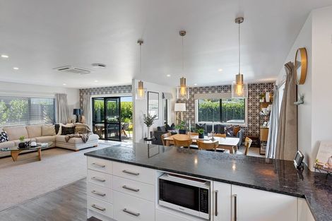 Photo of property in 53 Waipunahau Road, Waikanae, 5036