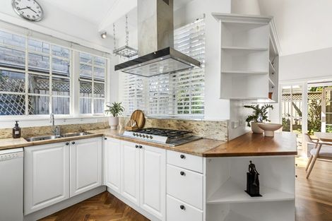 Photo of property in 2/40a Norwood Road, Bayswater, Auckland, 0622