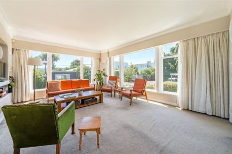 Photo of property in 67 Whites Line East, Waiwhetu, Lower Hutt, 5010