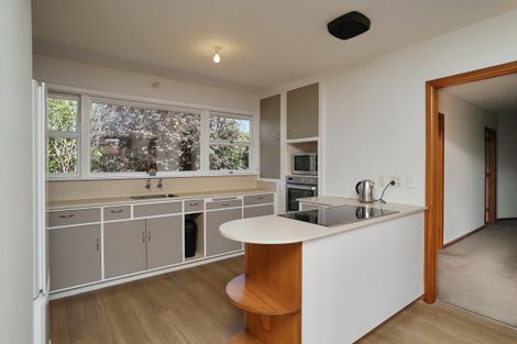 Photo of property in 80 Avonhead Road, Avonhead, Christchurch, 8042