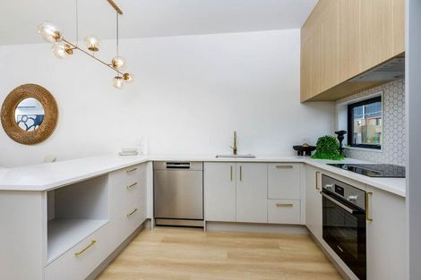 Photo of property in 5 Papa Takaro Lane, Flat Bush, Auckland, 2019