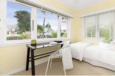 Photo of property in 1/16 Karaka Street, New Lynn, Auckland, 0600