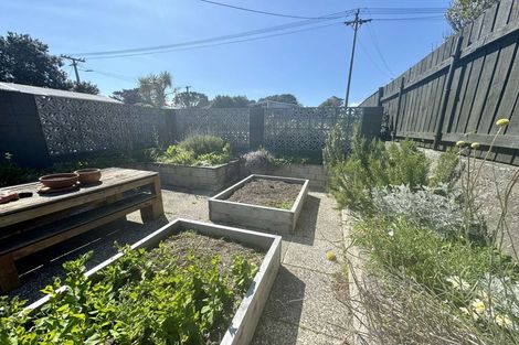 Photo of property in 10 Tirowhanga Road, Paremata, Porirua, 5024