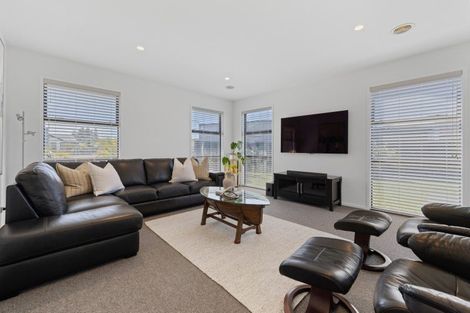 Photo of property in 5 Augusta Grove, Waiwhakaiho, New Plymouth, 4312