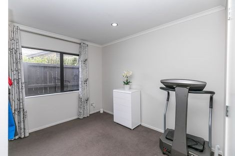 Photo of property in 28 Whitney Place, Rototuna North, Hamilton, 3210