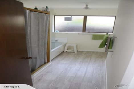 Photo of property in 6a Rewarewa Crescent, Waikanae, 5036