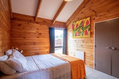 Photo of property in 18 Wood Leigh, Paraparaumu Beach, Paraparaumu, 5032