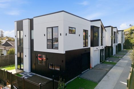Photo of property in 31 Wallace Road, Mangere Bridge, Auckland, 2022