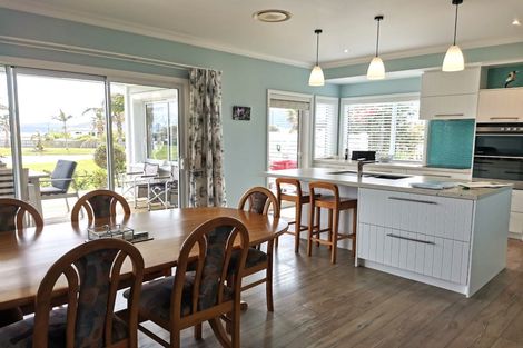 Photo of property in 2 Cayman Court, One Tree Point, 0118