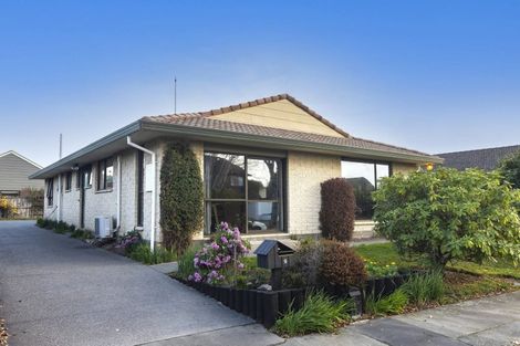 Photo of property in 9 Harkness Place, Avonhead, Christchurch, 8042