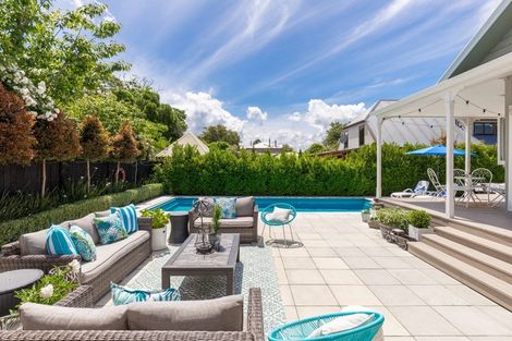 Photo of property in 16 Lee Street, Blenheim, 7201