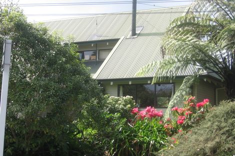 Photo of property in 2 Ridge Road, Lake Okareka, Rotorua, 3076