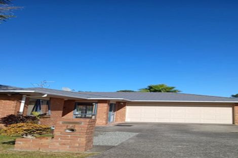Photo of property in 14 Harobed Place, Weymouth, Auckland, 2103