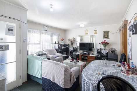 Photo of property in 4/26 Carrington Road, Point Chevalier, Auckland, 1025