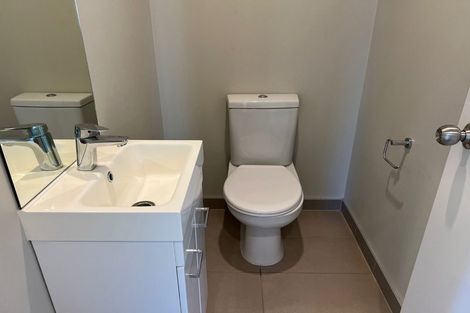 Photo of property in 11a Mangos Place, Pakuranga, Auckland, 2010