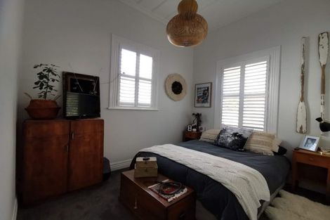 Photo of property in 4 Seaview Terrace, Bluff Hill, Napier, 4110