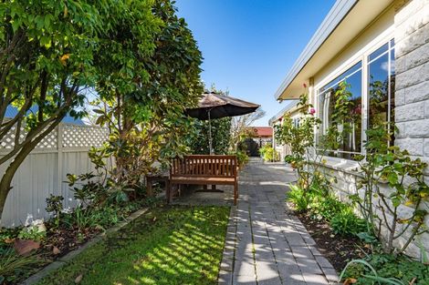 Photo of property in 5 Kingsgate Row, Havelock North, 4130