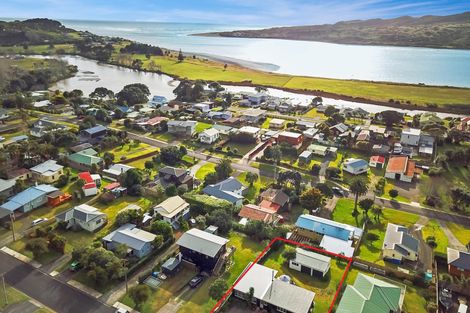 Photo of property in 9 Uenuku Avenue, Raglan, 3225