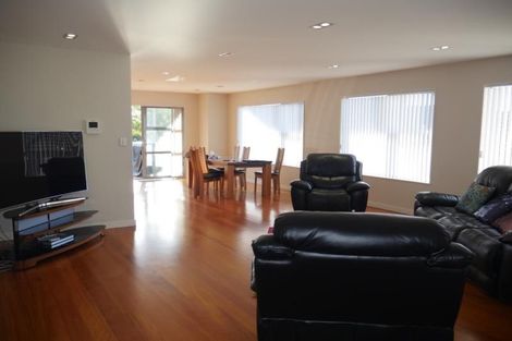 Photo of property in 8c Castleton Drive, Howick, Auckland, 2014