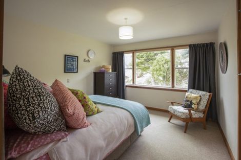 Photo of property in 76 Hampden Street, Picton, 7220