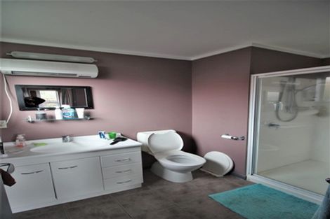 Photo of property in 3 Farringdon Avenue, Rototuna North, Hamilton, 3210