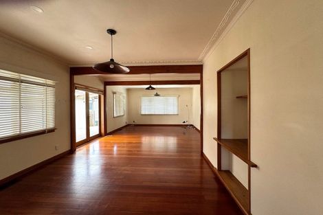 Photo of property in 41 Queensway, Three Kings, Auckland, 1024