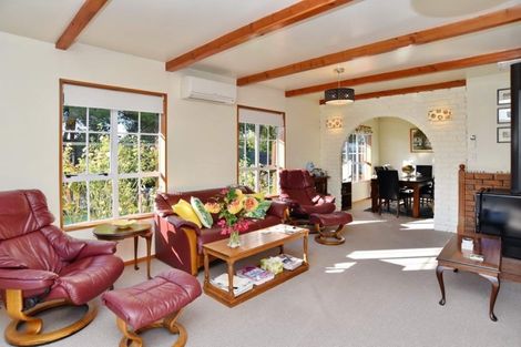 Photo of property in 32 Main North Road, Woodend, 7610