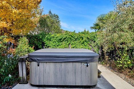 Photo of property in 68 Cheviot Road, Lowry Bay, Lower Hutt, 5013