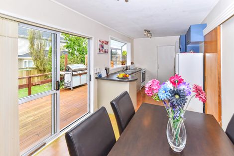 Photo of property in 22 Cheam Place, Pakuranga Heights, Auckland, 2010