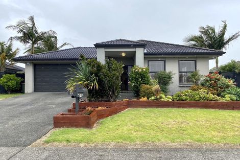 Photo of property in 25 Girvan Terrace, Wattle Downs, Auckland, 2103