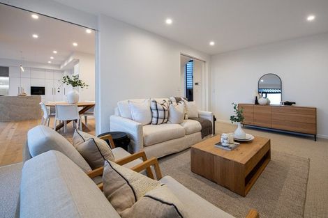 Photo of property in 18a Eastcliffe Road, Castor Bay, Auckland, 0620