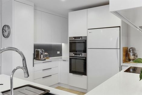 Photo of property in Mon Desir Apartments, 1d/173 Hurstmere Road, Takapuna, Auckland, 0622