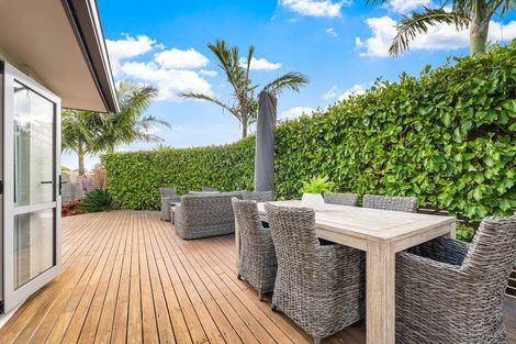 Photo of property in 7 Laurie Street, Red Beach, 0932