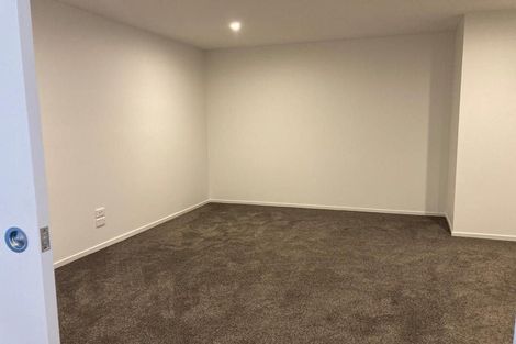 Photo of property in 2/60 Hayfield Way, Karaka, Papakura, 2580