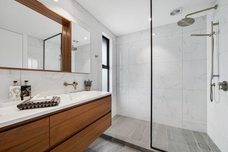 Photo of property in 9 Craig Road, Milford, Auckland, 0620