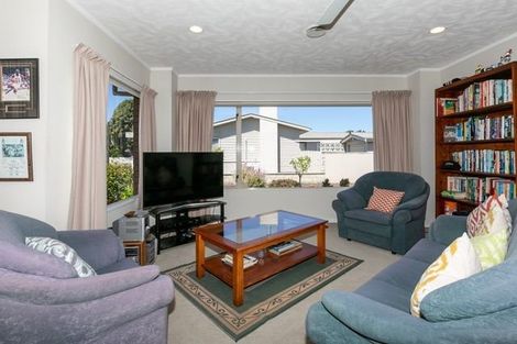 Photo of property in 2/38 Neeve Road, Taradale, Napier, 4112