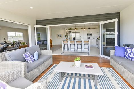 Photo of property in 4 Young Place, Taradale, Napier, 4112