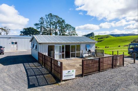 Photo of property in 1043 Whananaki Road North, Opuawhanga, Hikurangi, 0181