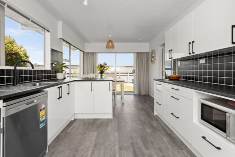 Photo of property in 135 Westminster Avenue, Tamatea, Napier, 4112