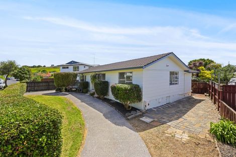 Photo of property in 5 Lisa Rise, Half Moon Bay, Auckland, 2012