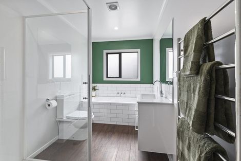 Photo of property in 12 Grumman Lane, Newlands, Wellington, 6037