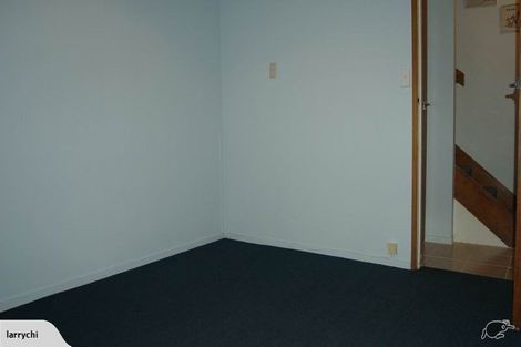 Photo of property in 2/6 Chivalry Road, Glenfield, Auckland, 0629