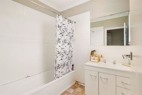 Photo of property in 15 Keepa Street, Levin, 5510