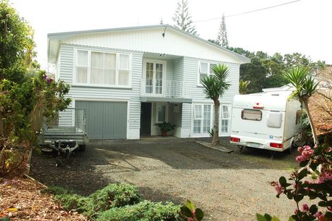 Photo of property in 28 James Mcleod Road, Shelly Beach, Helensville, 0874