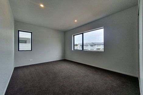 Photo of property in 42 Matawhanga Drive, Wattle Downs, Auckland, 2103